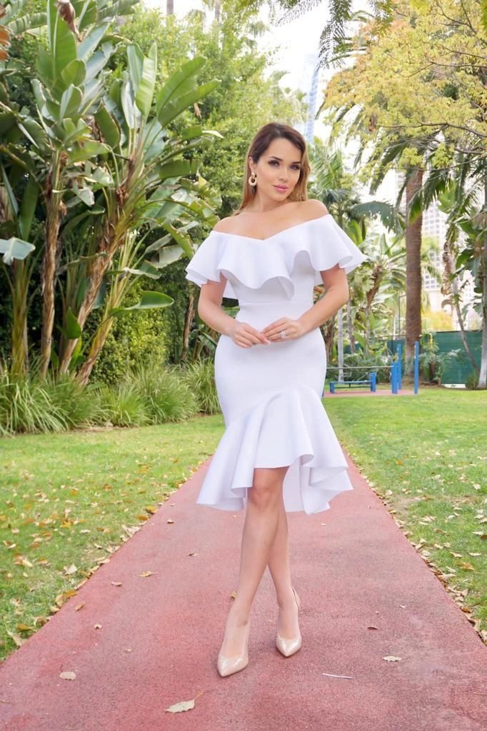 Vestido Blanco Corto Midi a los hombros con Holan Campesino Neopreno